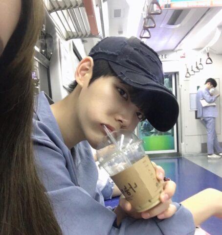 キムテヒョン　赤ちゃん　キス　そっくりさん　似てる　パパ　インスタ